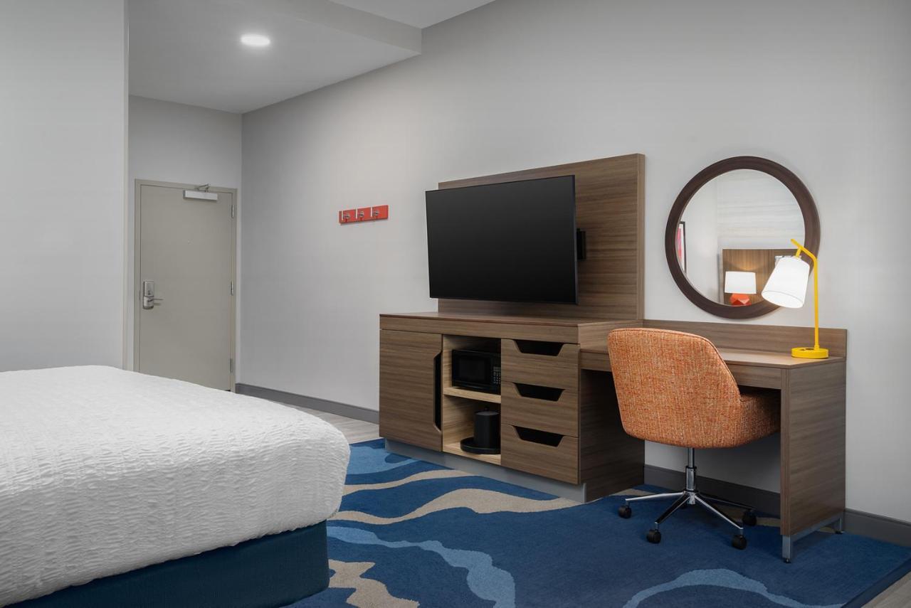 Hampton Inn & Suites Naples South Naples Manor 外观 照片